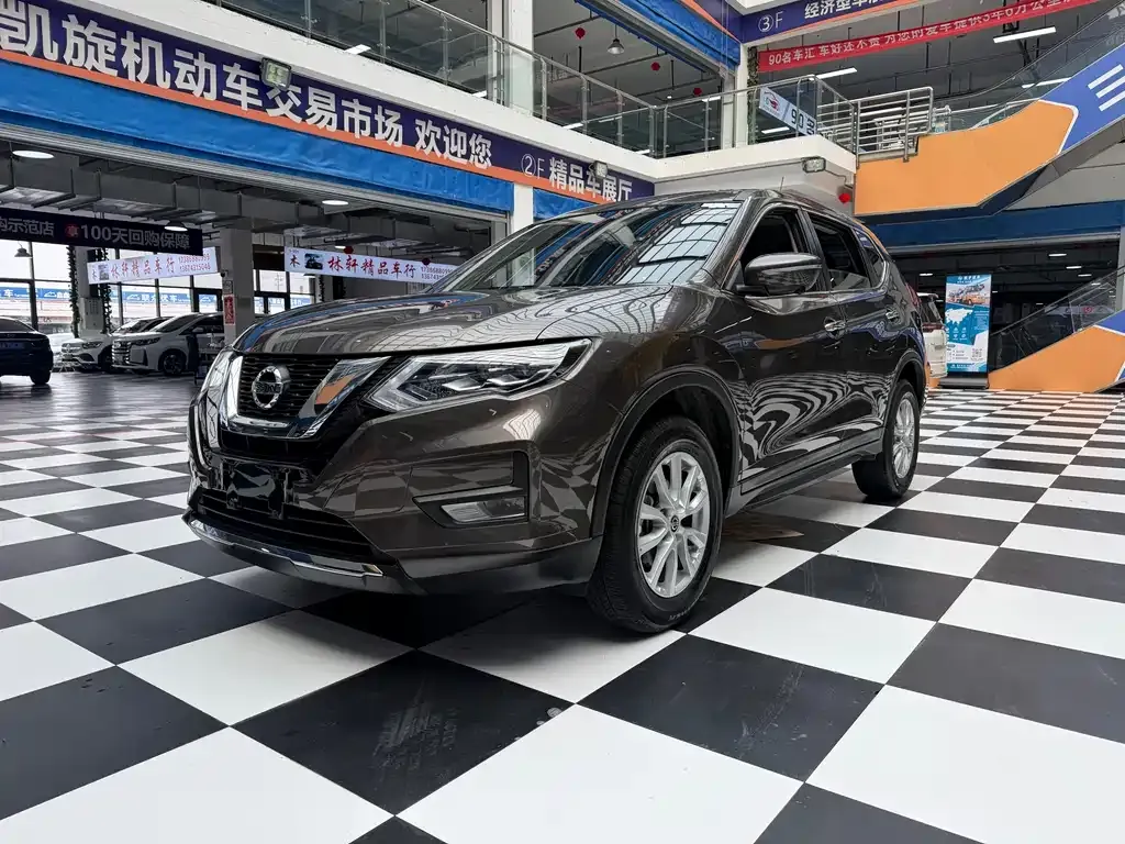 Nissan X-Trail — фото 1