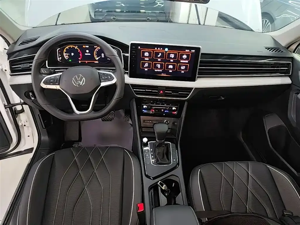 Volkswagen Tiguan L — фото 5