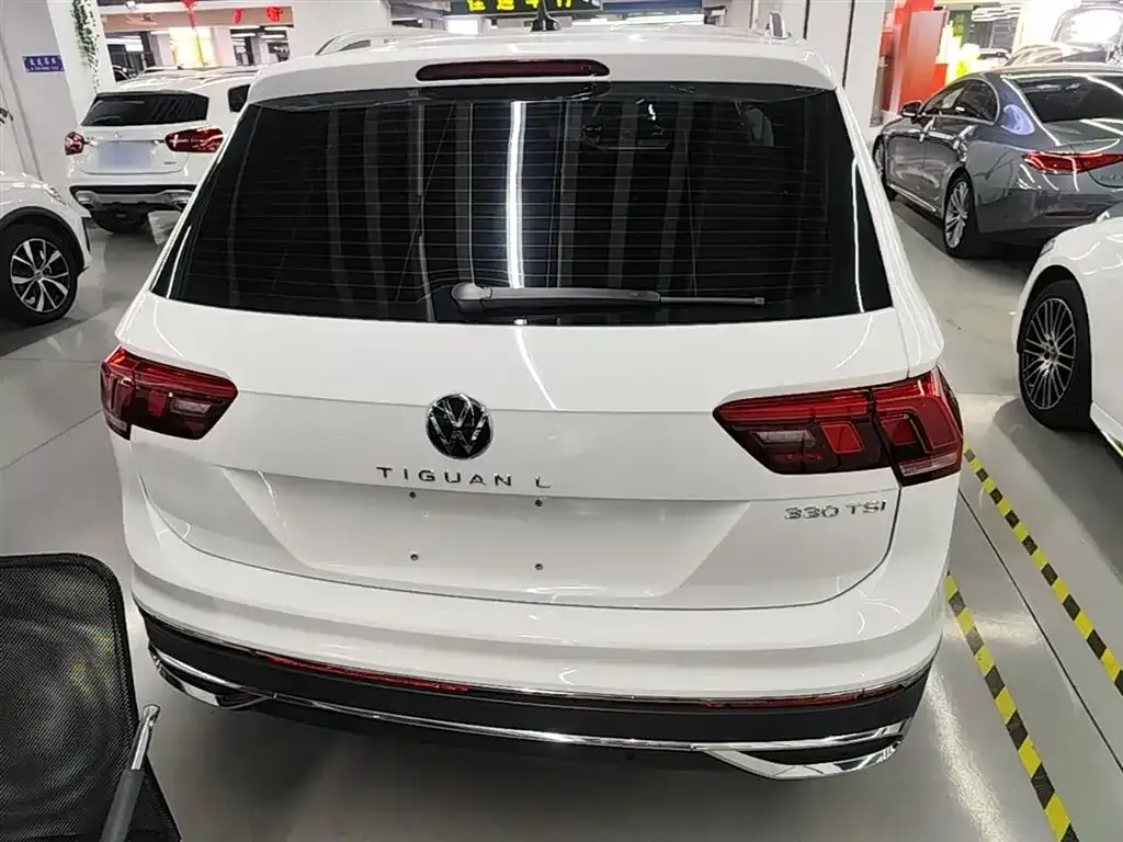 Volkswagen Tiguan L — фото 4