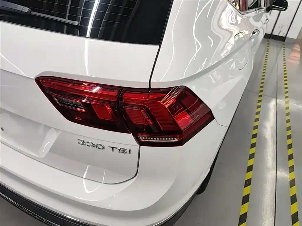 Volkswagen Tiguan L — фото 6