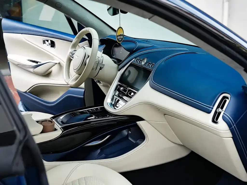Aston Martin DBX 2021 из CN, фото 2