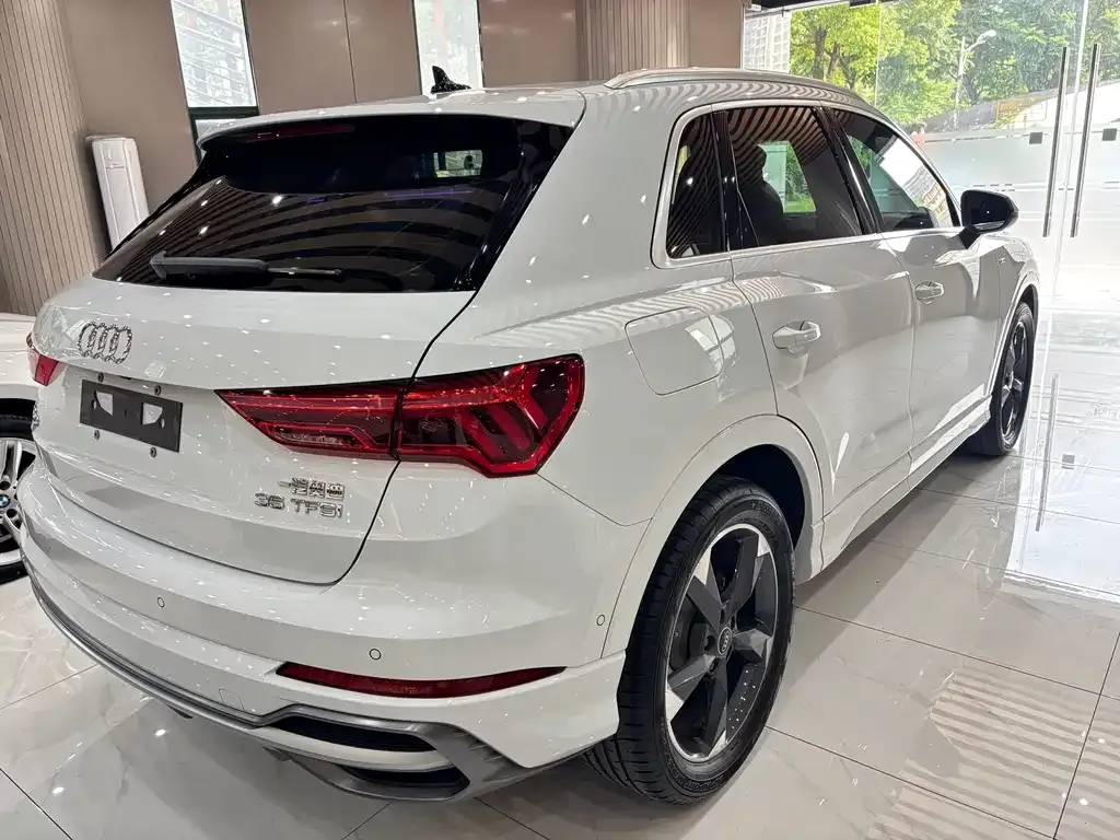 Audi Q3 — фото 5