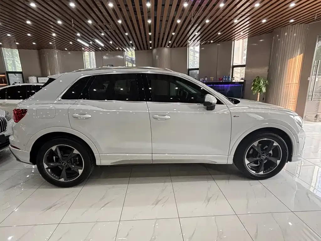Audi Q3 — фото 10
