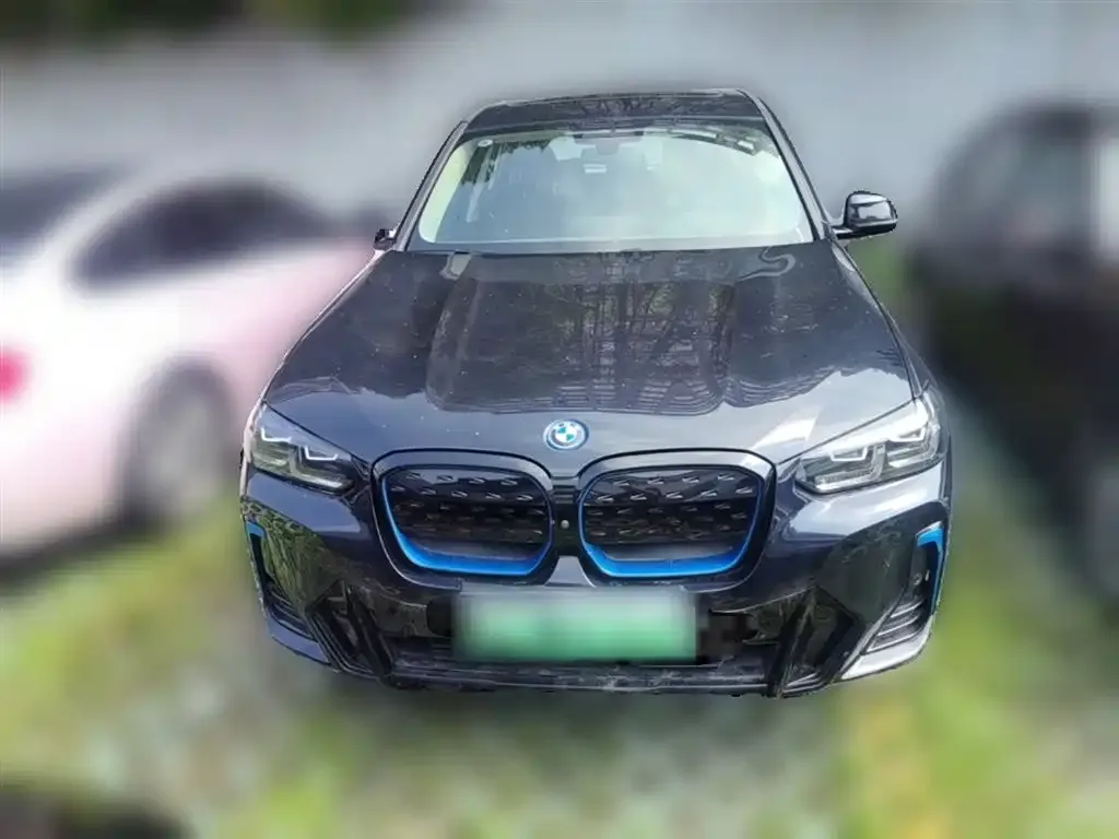 BMW iX3 — фото 10