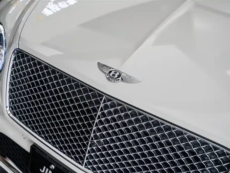 Bentley Bentayga — фото 5
