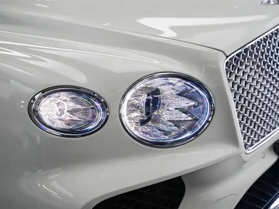 Bentley Bentayga — фото 7