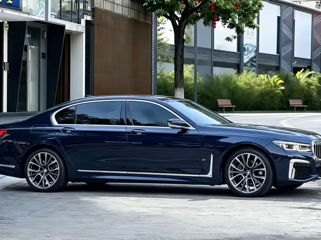 BMW 7 Series 2021 из CN, фото 4