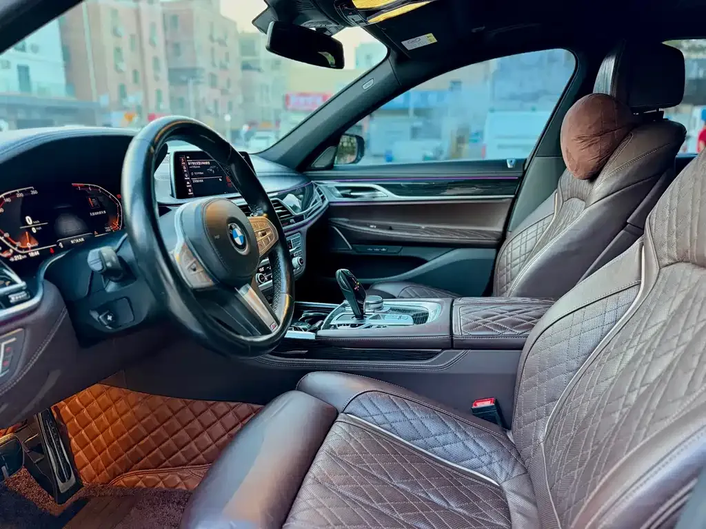 BMW 7 Series 2021 из CN, фото 8