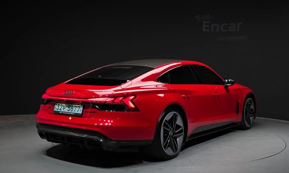 Audi RS e-tron GT 2022 из KR, фото 2