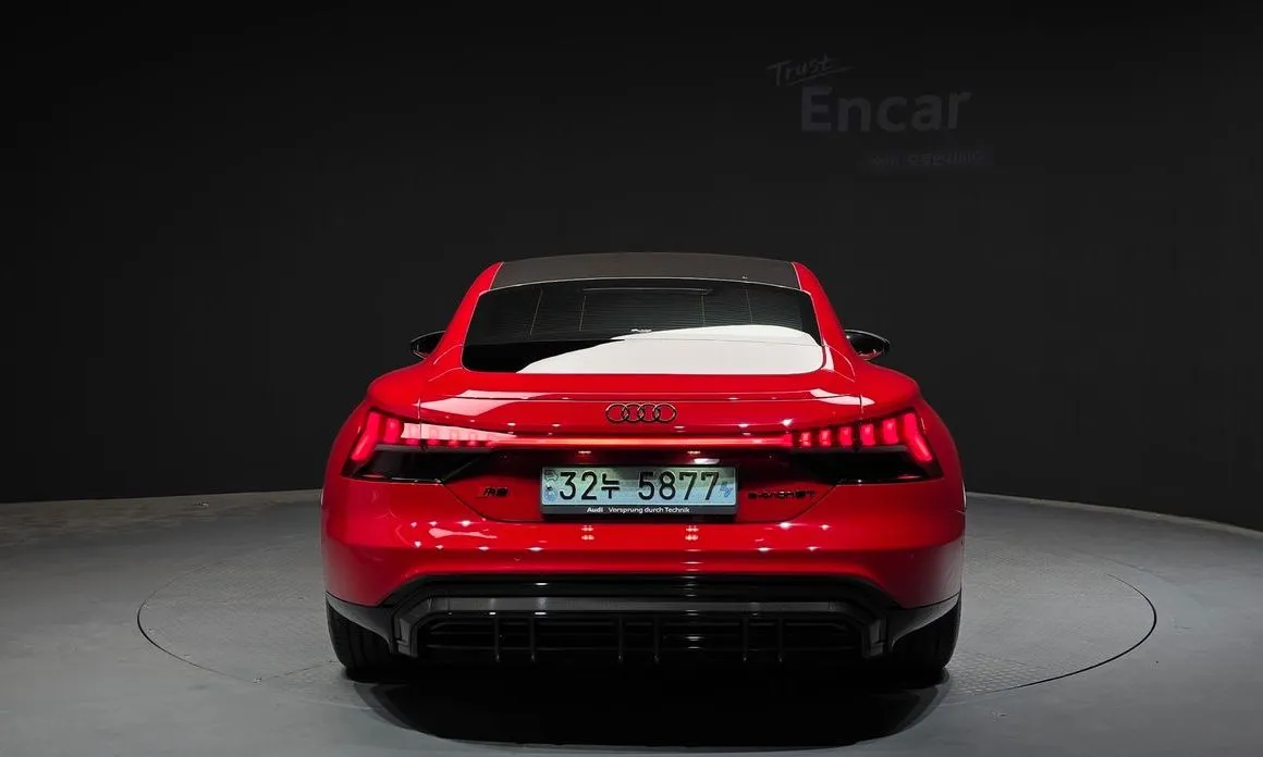 Audi RS e-tron GT 2022 из KR, фото 9