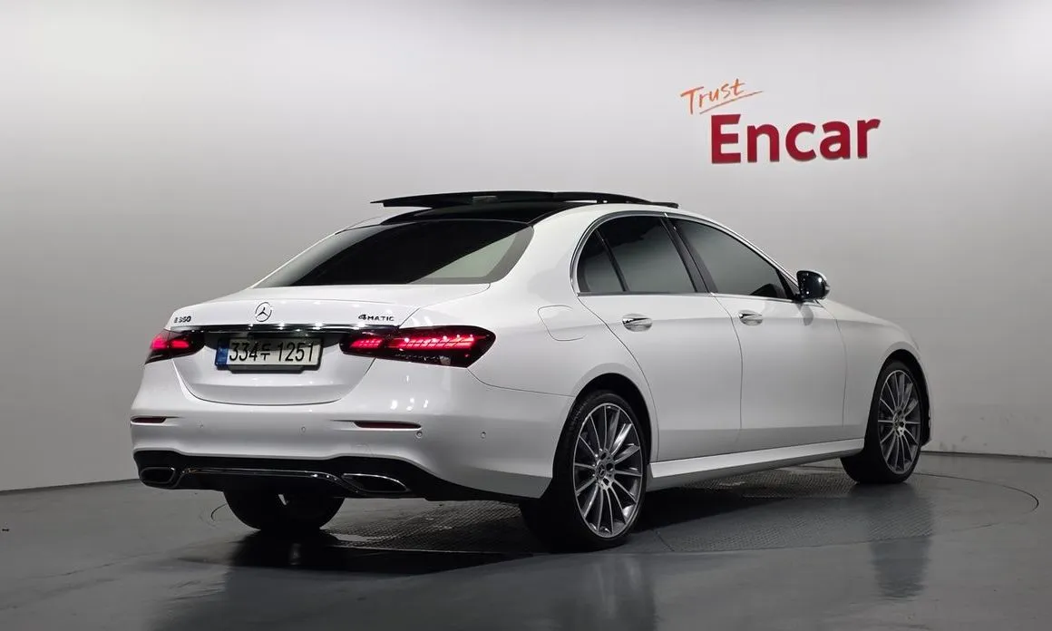 Mercedes-Benz E-Class — фото 8