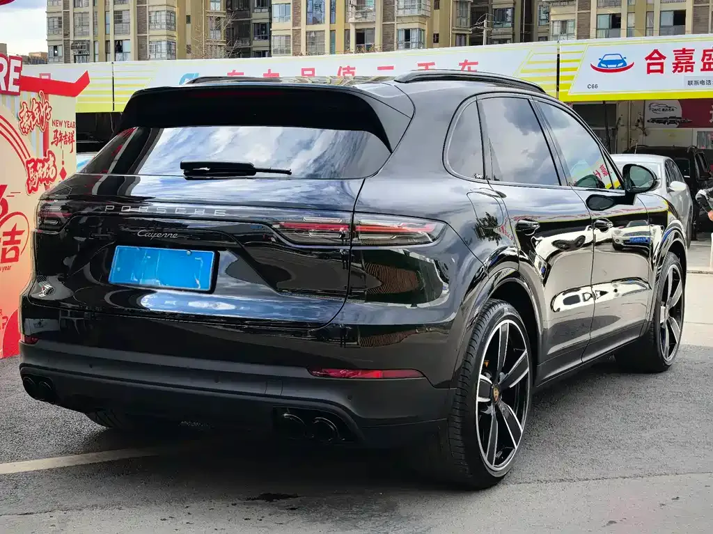 Porsche Cayenne — фото 7