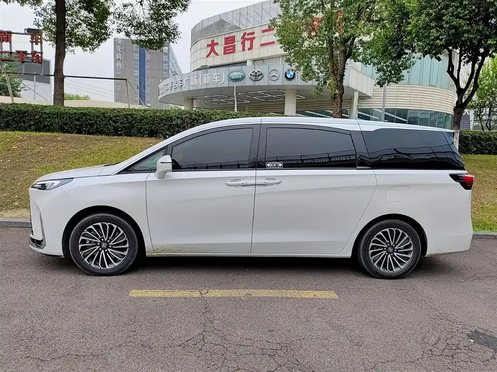 Buick GL8 Hybrid 2025 из CN, фото 10