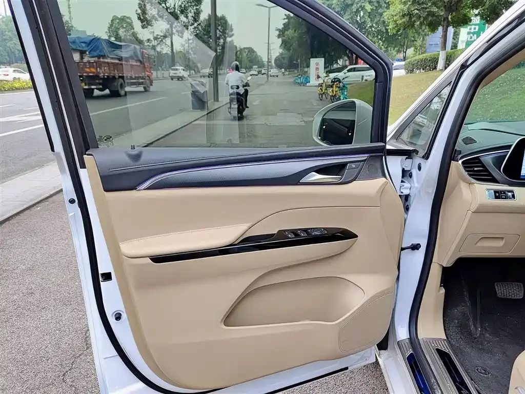 Buick GL8 Hybrid 2025 из CN, фото 4