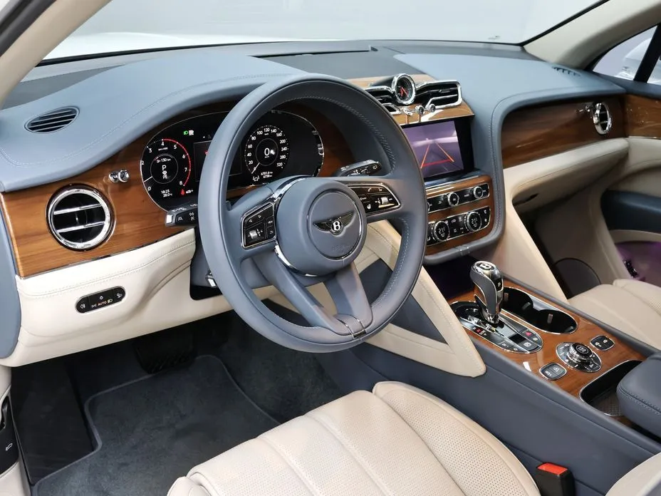 Bentley Bentayga 2024 из KR, фото 9