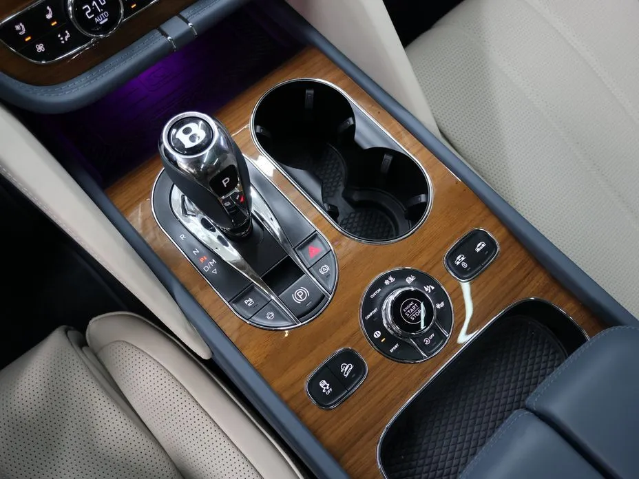 Bentley Bentayga 2024 из KR, фото 10