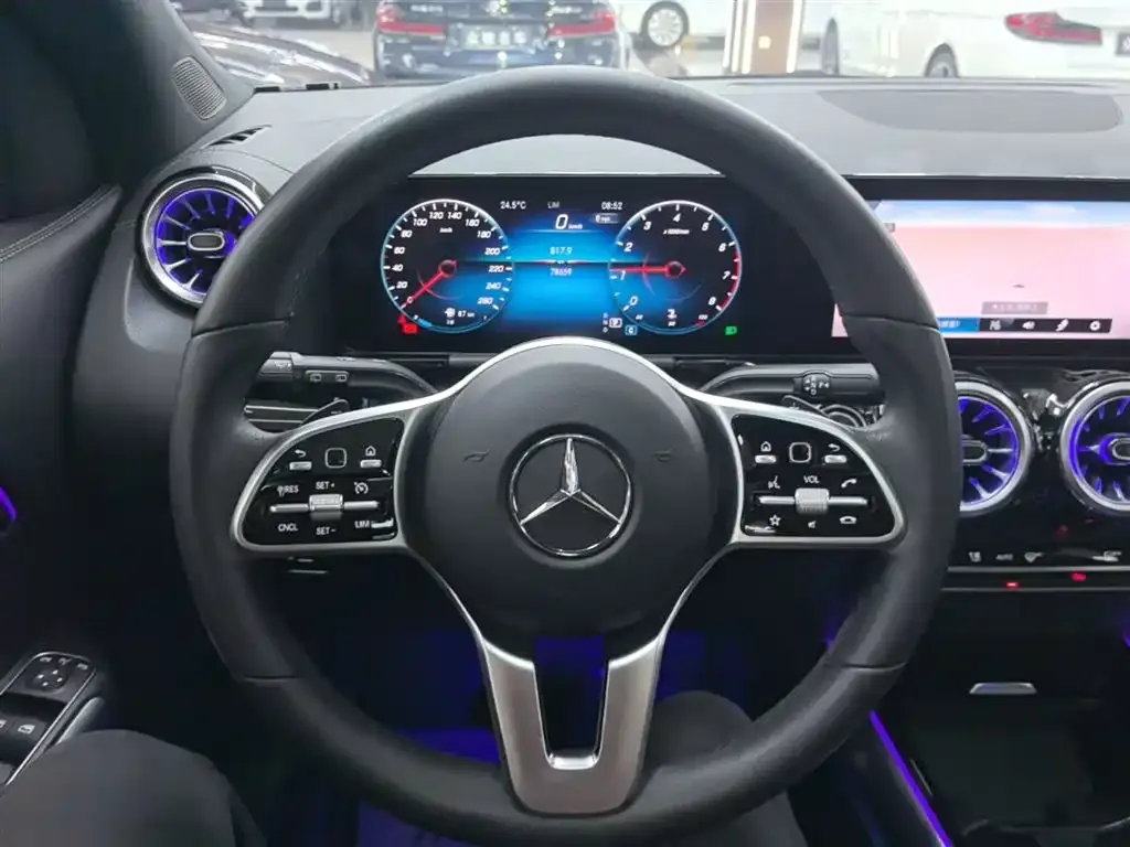 Mercedes-Benz GLA — фото 7