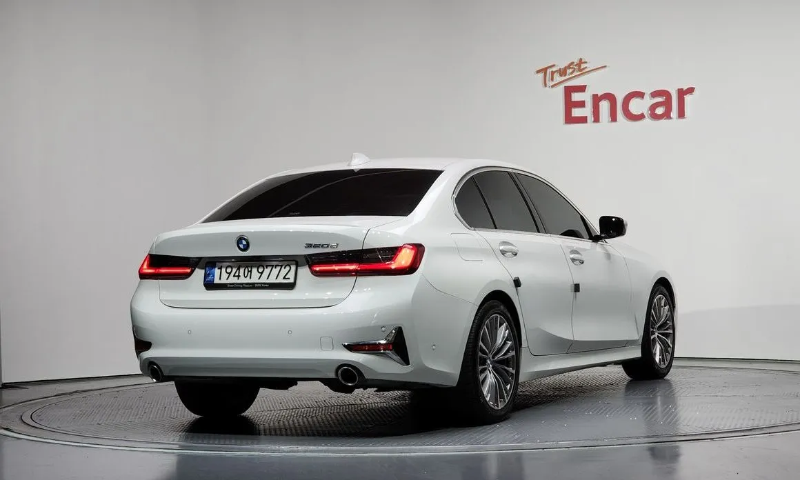 BMW 3-Series 2022 из KR, фото 9