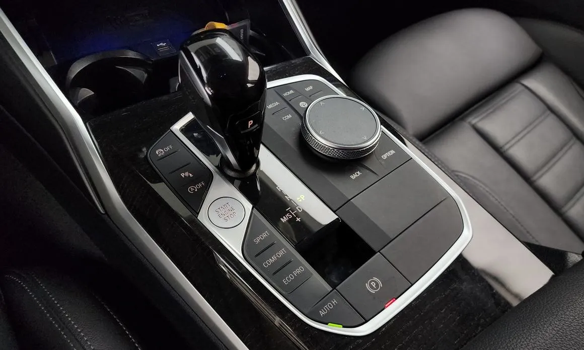 BMW 3-Series 2022 из KR, фото 3