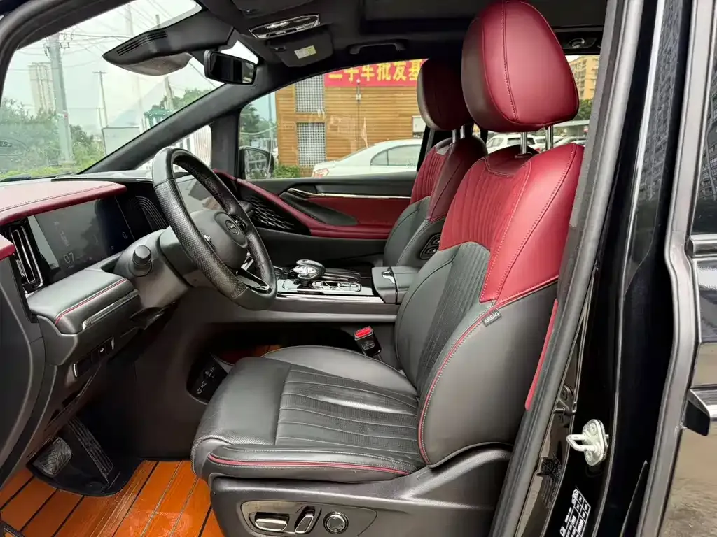 GAC Motor Trumpchi M8 — фото 9