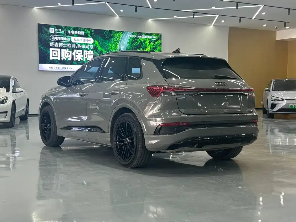 Audi Q4 e-tron — фото 10