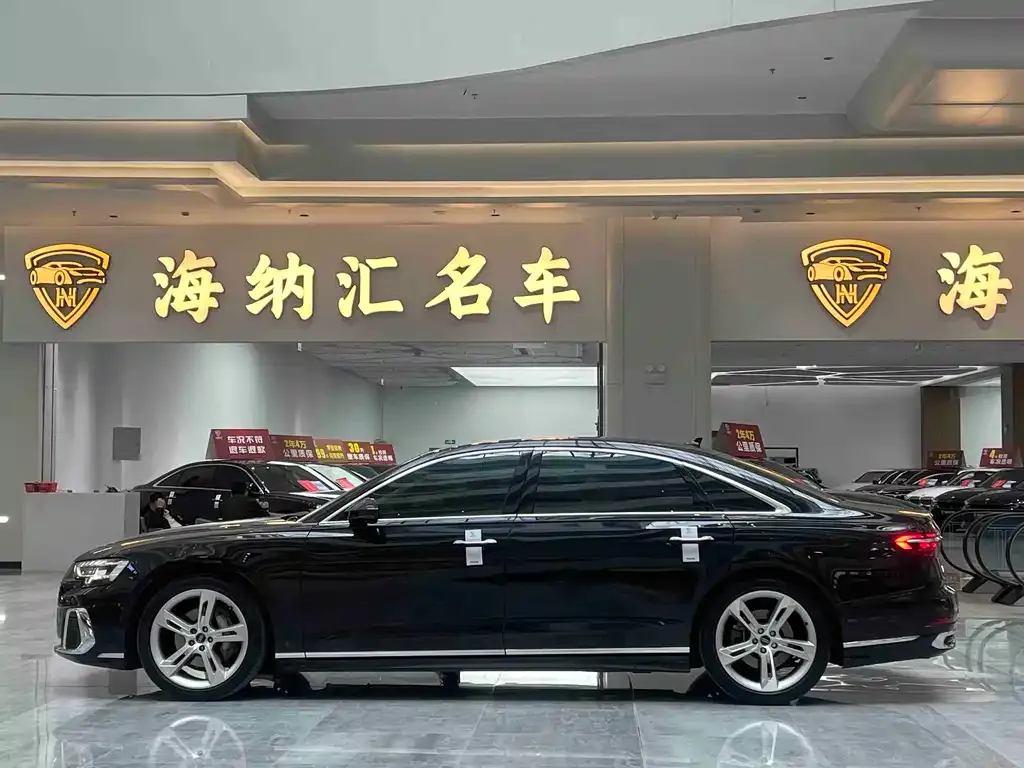 Audi A8 — фото 2