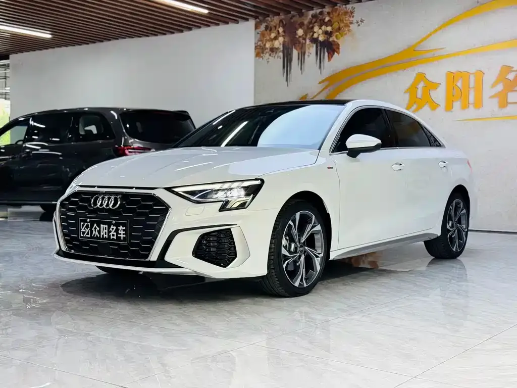Audi A3 — фото 1
