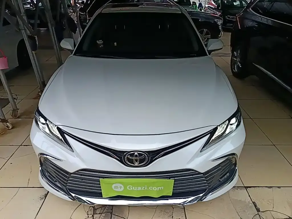Toyota Camry — фото 4