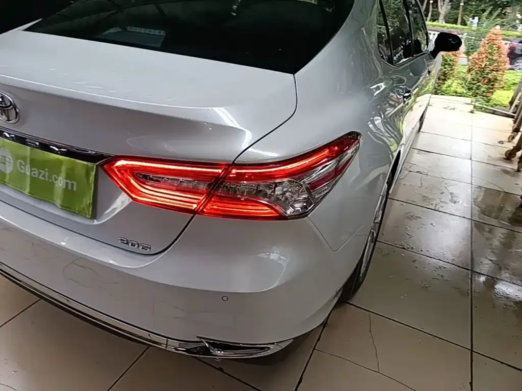 Toyota Camry — фото 6