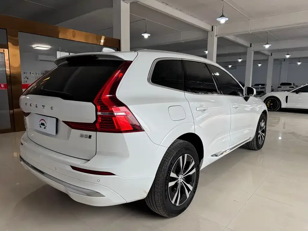 Volvo XC60 2023 из CN, фото 4