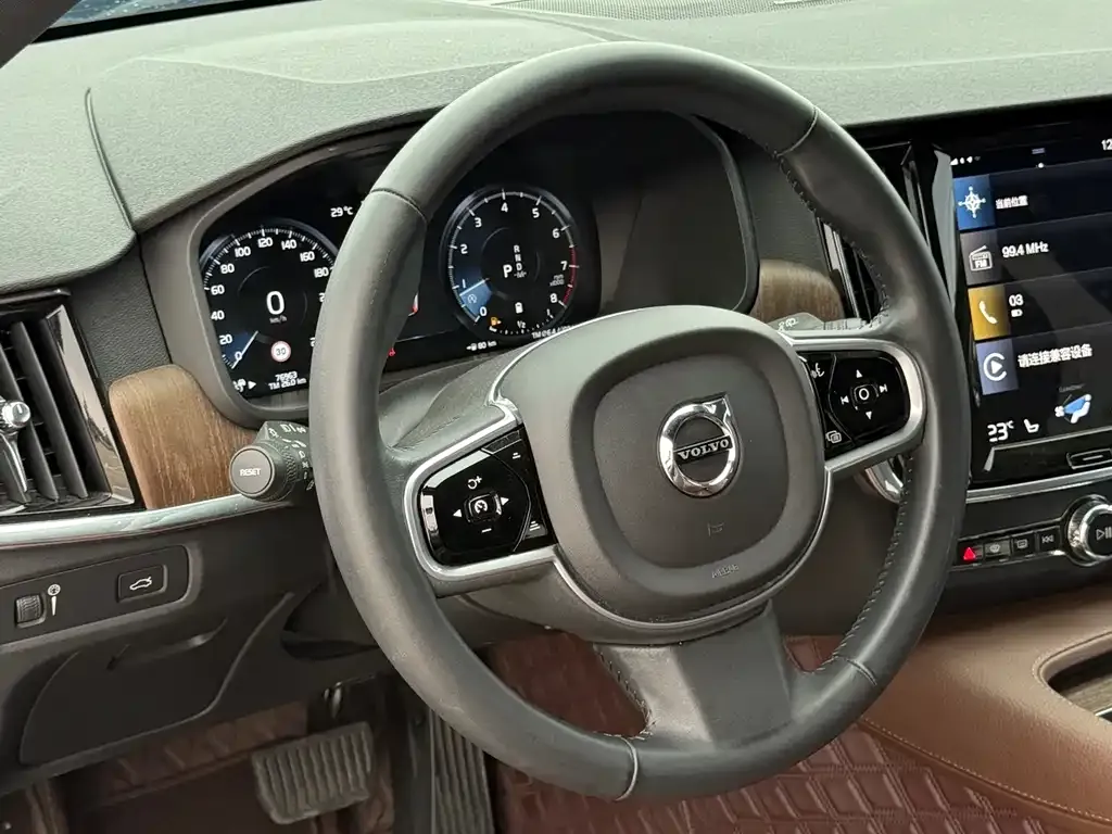 Volvo V90 2021 из CN, фото 2