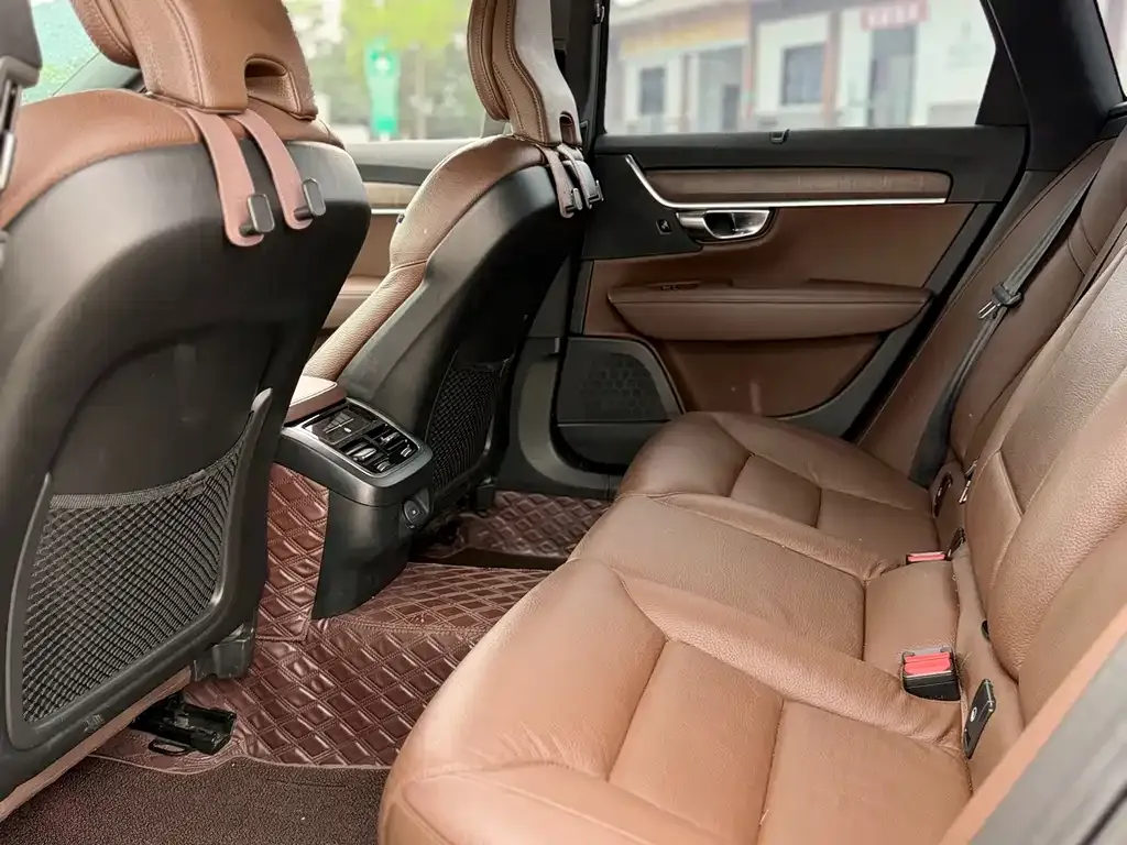 Volvo V90 2021 из CN, фото 3