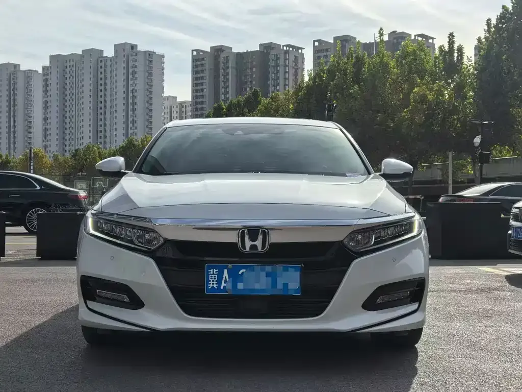 Honda Accord — фото 9