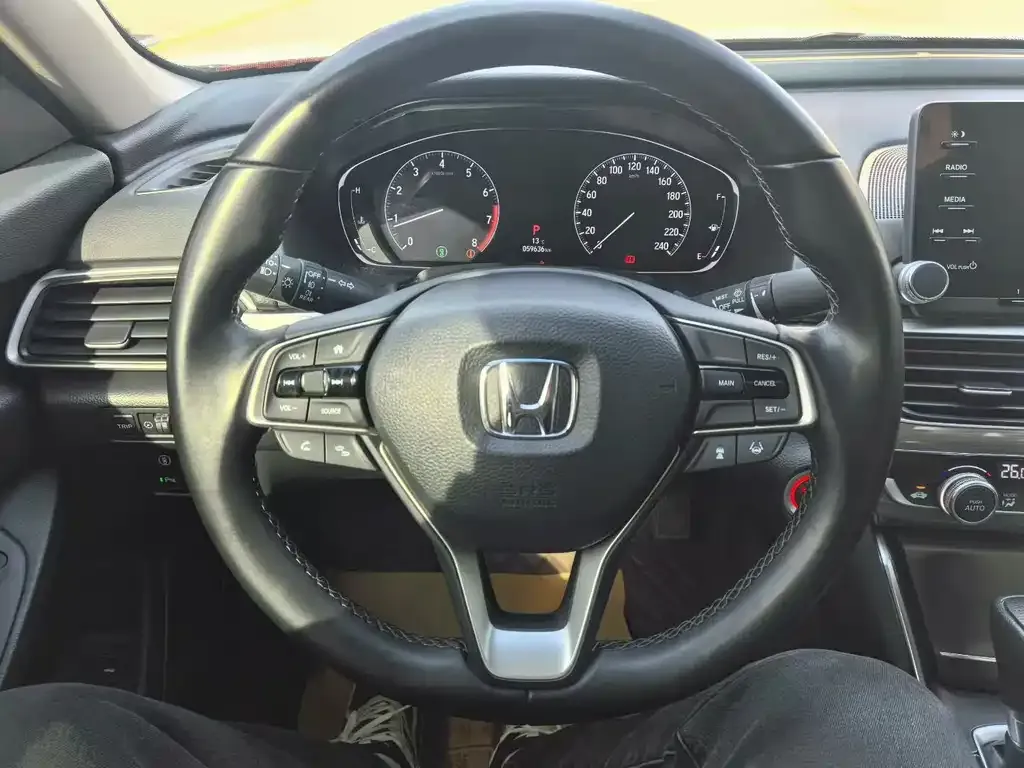 Honda Accord — фото 4