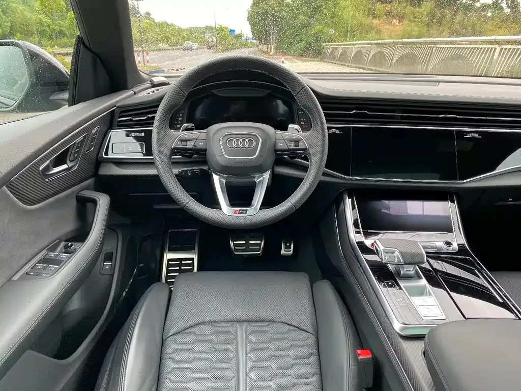 Audi RS Q8 2025 из CN, фото 5