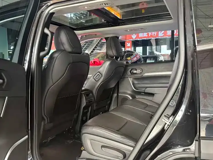 Jeep Grand Commander 2021 из CN, фото 9