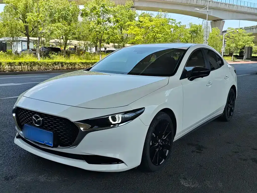 Mazda 3 Axela — фото 1
