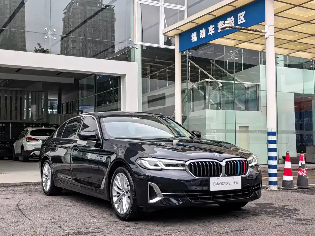 BMW 5 Series — фото 4