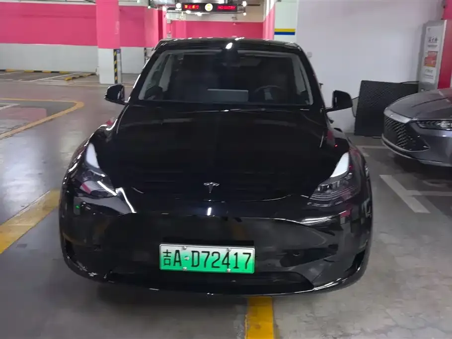 Tesla Model Y — фото 6