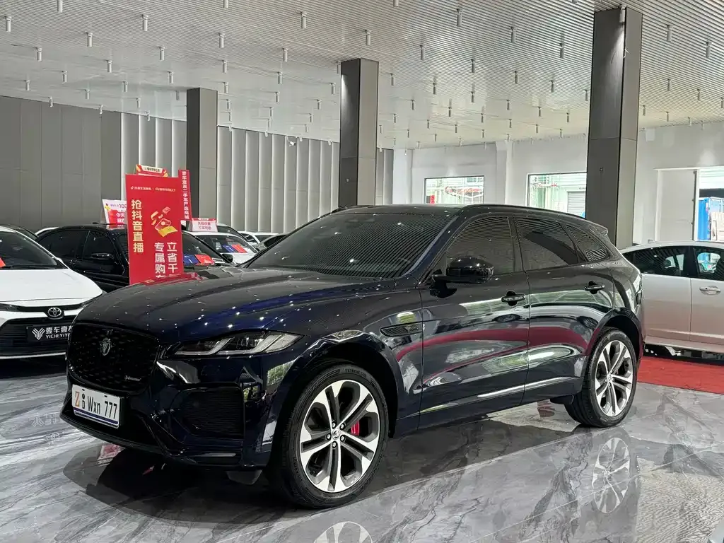 Jaguar F-PACE — фото 1