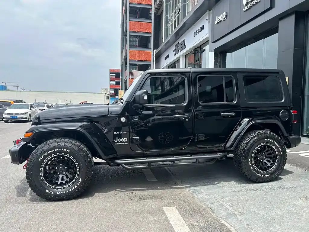 Jeep Wrangler — фото 10