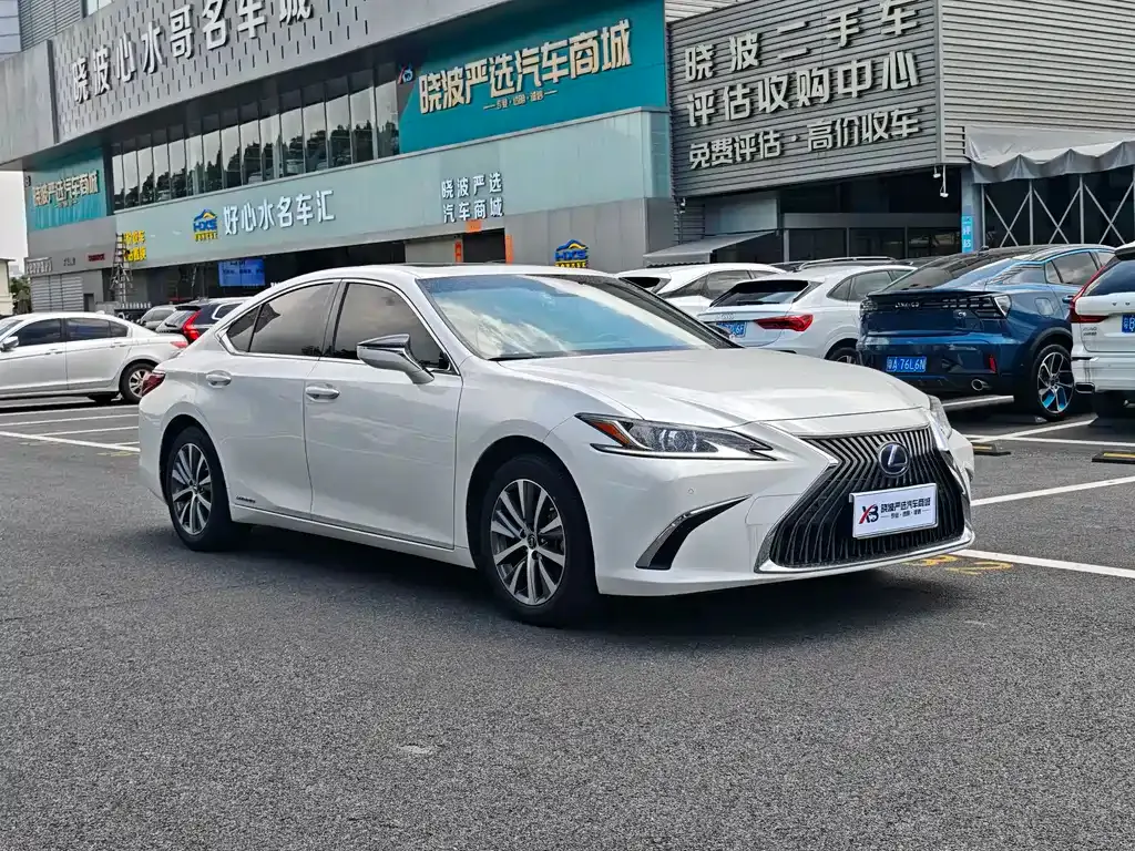 Lexus ES — фото 5