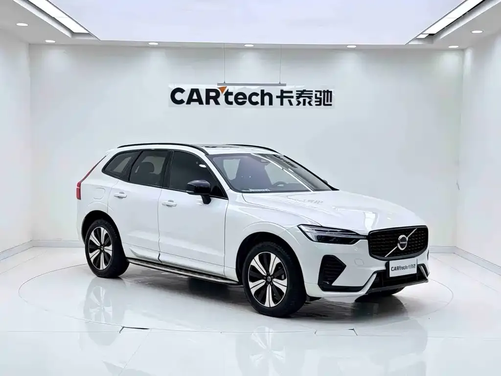 Volvo XC60 — фото 9