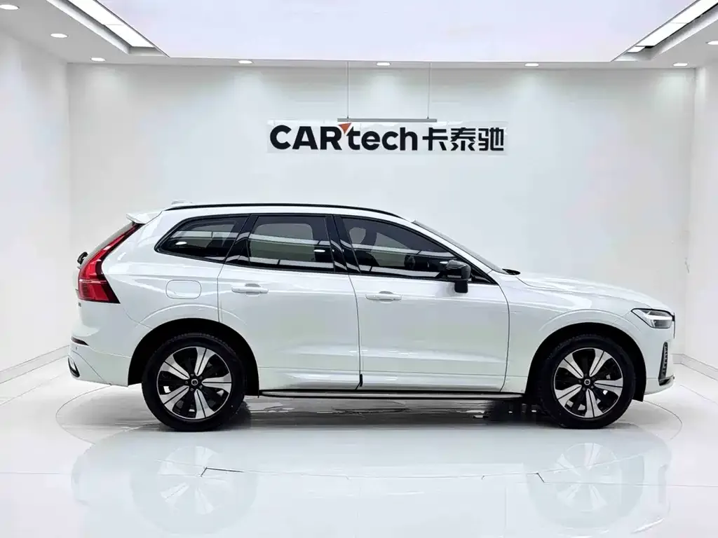 Volvo XC60 — фото 7