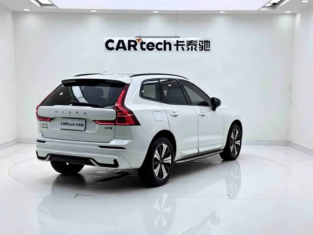 Volvo XC60 — фото 2
