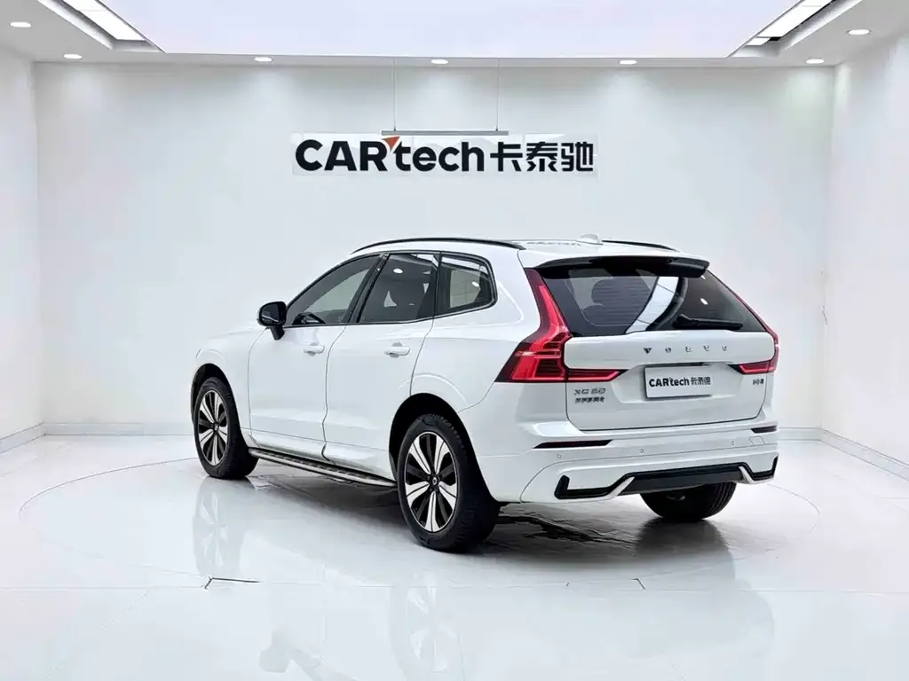Volvo XC60 — фото 3