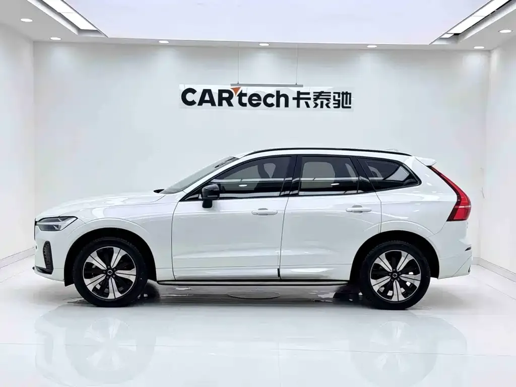 Volvo XC60 — фото 5