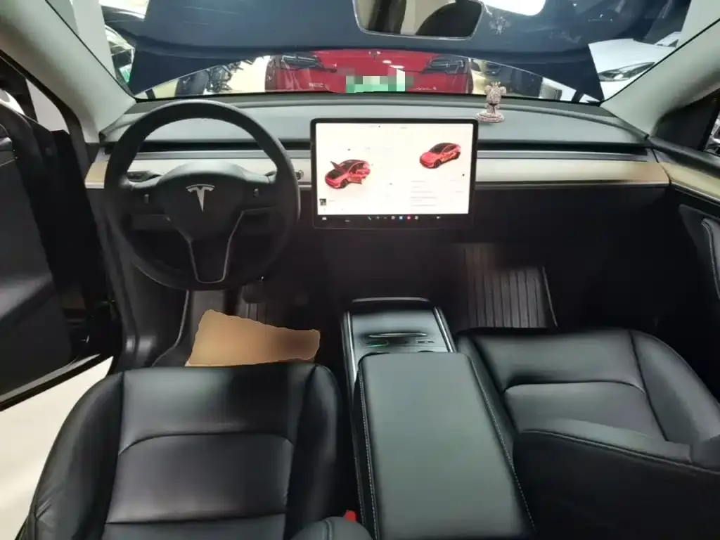 Tesla Model Y — фото 4