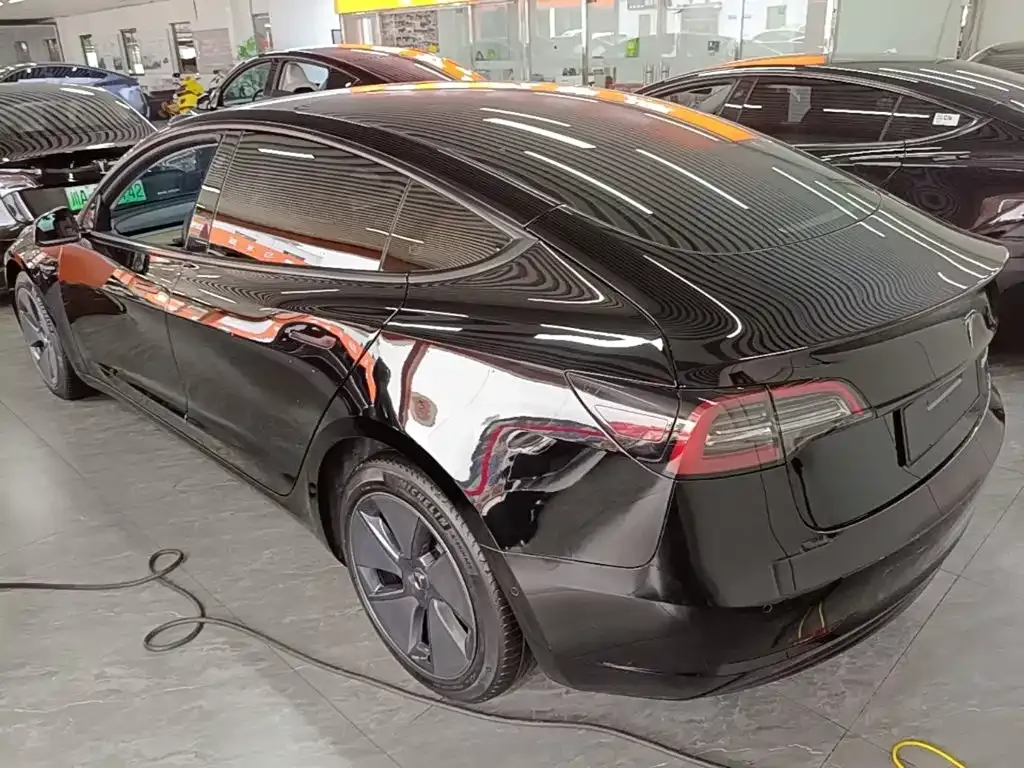Tesla Model 3 — фото 10