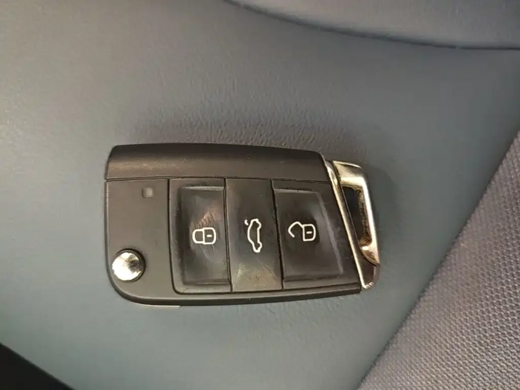 Volkswagen Tharu — фото 3